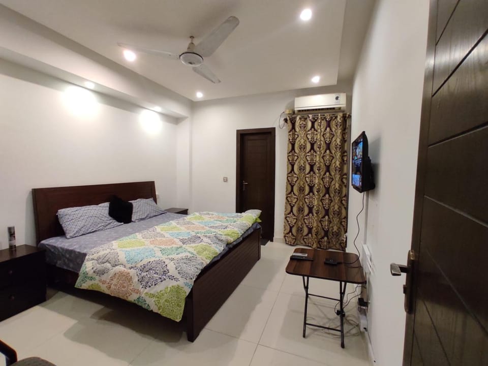 Comfort Hub Relaxing 1BR Apt,Netflix,wifi Apartment in Islamabad