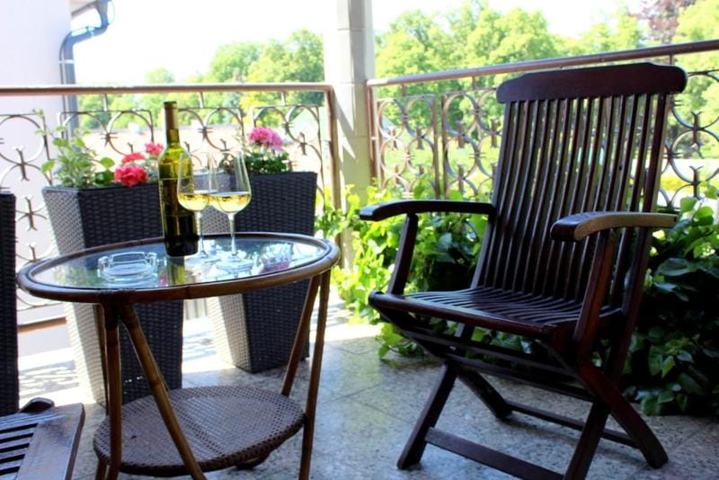 View (from property/room), Balcony/Terrace, Garden view