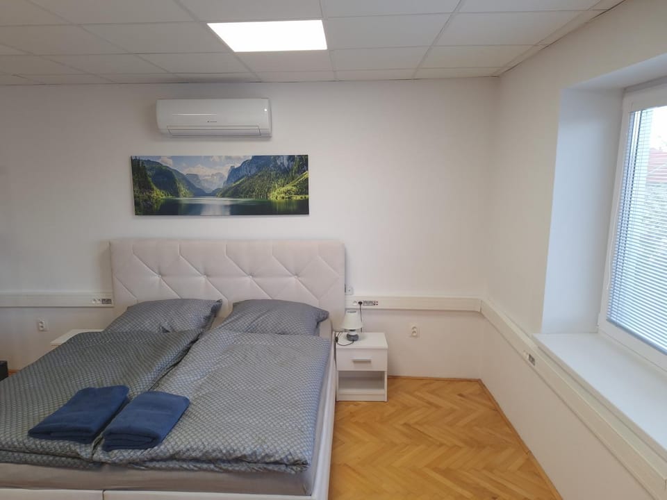 Bedroom, towels, air conditioner