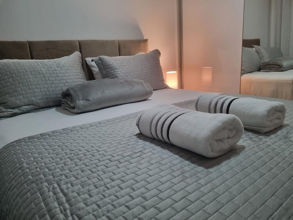 Maravilhoso Apto, prédio premiado, 40 metros 2 , uma suíte wide hilton garden, melhor localização de são paulo, metrô fradique coutinho, garagem inclusa House in Sao Paulo City