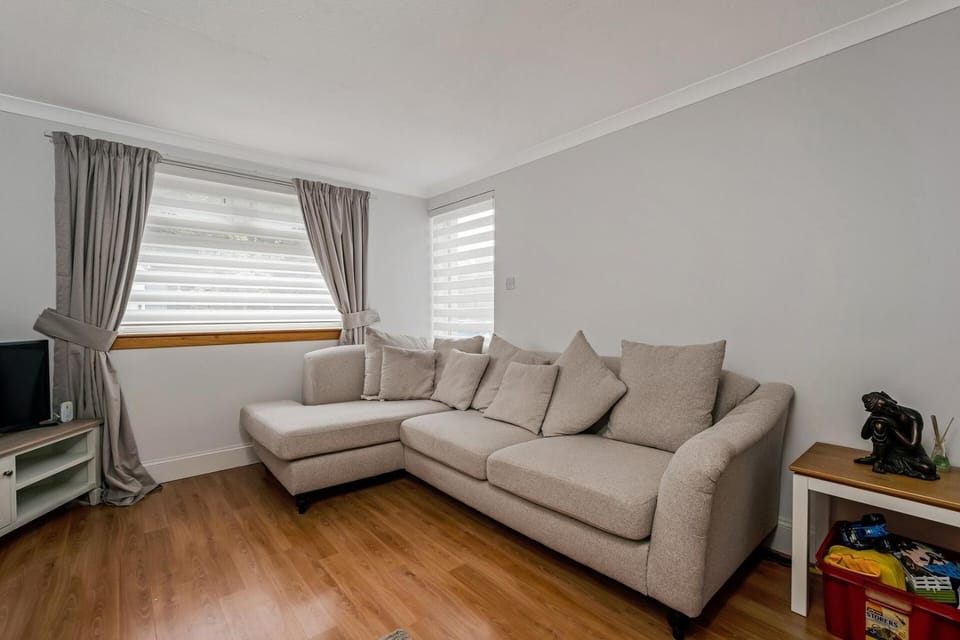 Centrally Situated 1 Bedroom House in Cumbernauld House in Cumbernauld