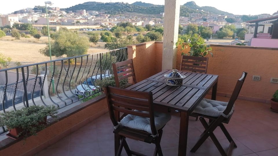 Patio, Natural landscape, View (from property/room), Balcony/Terrace, Dining area