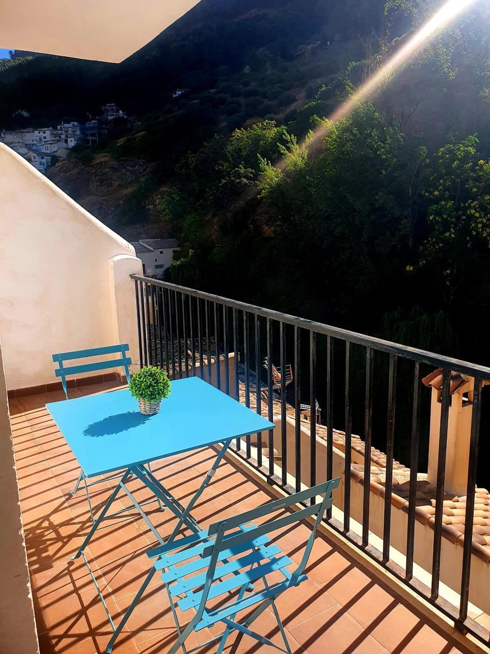 Balcony/Terrace, Mountain view, River view