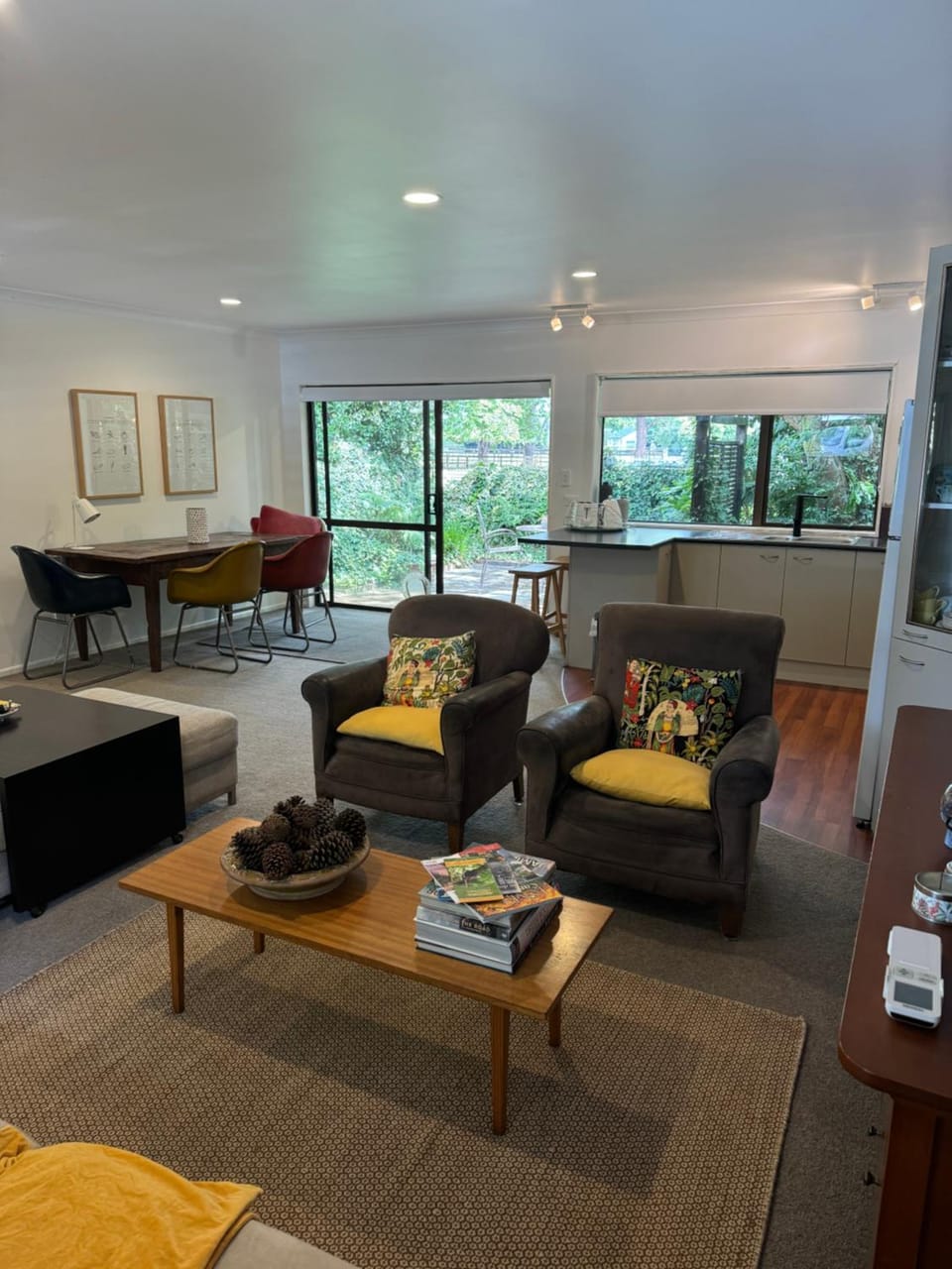 Living room, Seating area