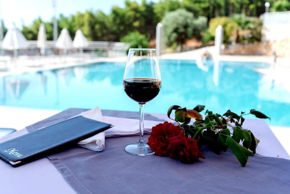 Property building, Pool view, Swimming pool, Drinks