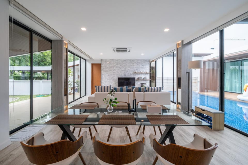 Luxury Residences 4-Bedroom Pool Villa Beach Access, Na Jomtien Pattaya Villa in Pattaya City