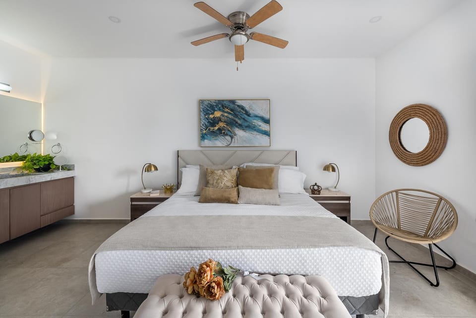 Bed, Photo of the whole room, Bedroom