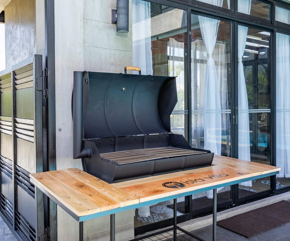 Patio, BBQ facilities, Seating area