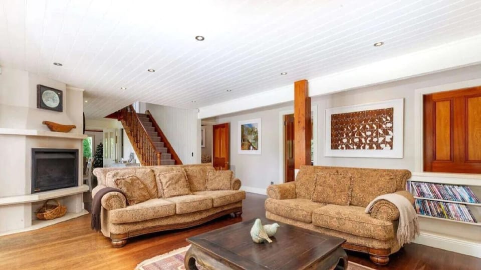 Living room, flat iron