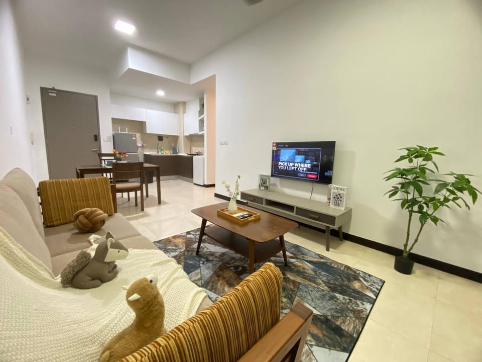 Living room, Seating area, Evening entertainment