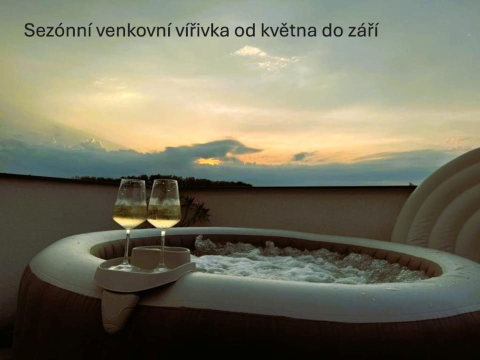 Hot Tub, Balcony/Terrace