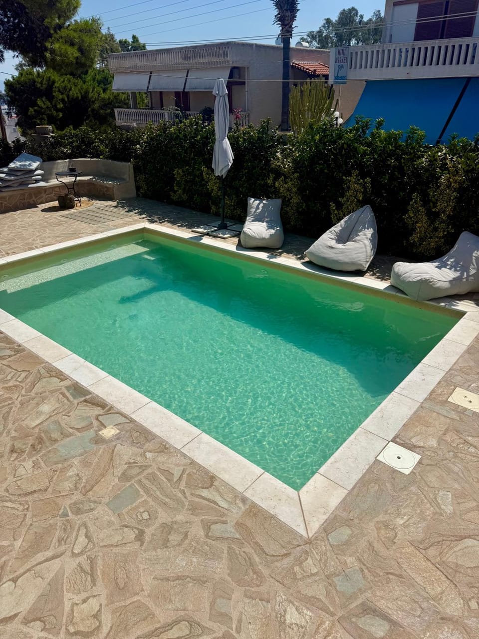 Day, Swimming pool