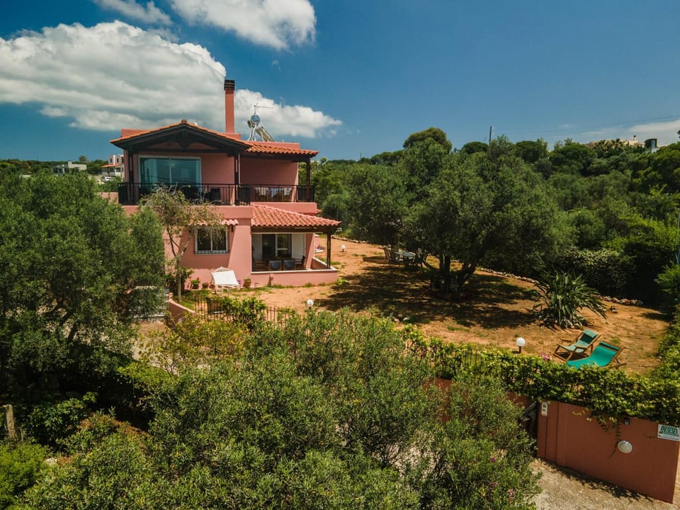 Property building, Spring, Day, Natural landscape, Garden, Garden view
