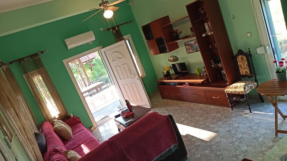 The Emerald Lopi, 2km from Ammolofoi beach! The best kept secret in nature, of Nea Peramos House in Decentralized Administration of Macedonia and Thrace