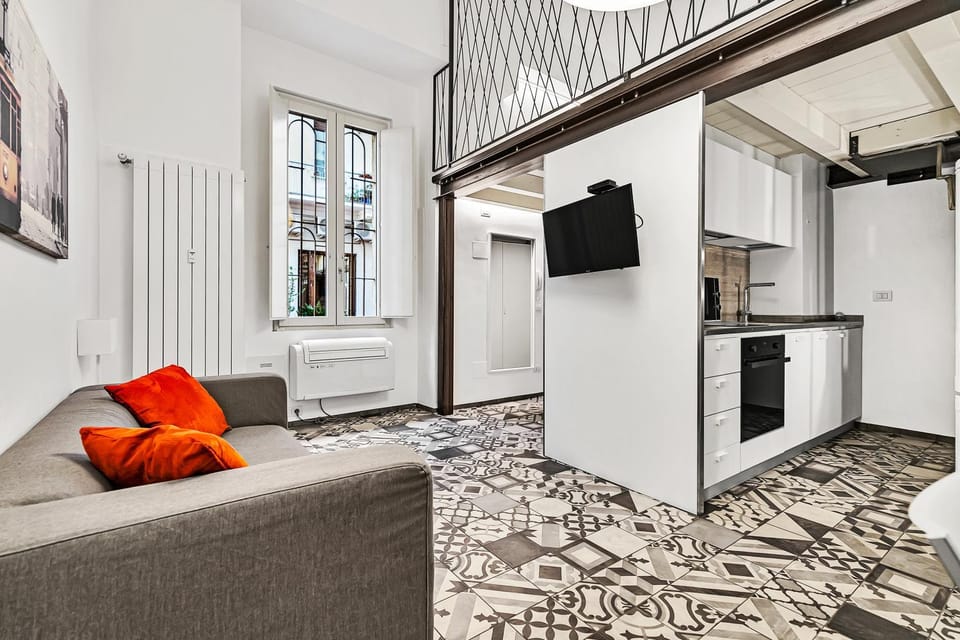 TV and multimedia, Kitchen or kitchenette, Living room, Seating area, oven