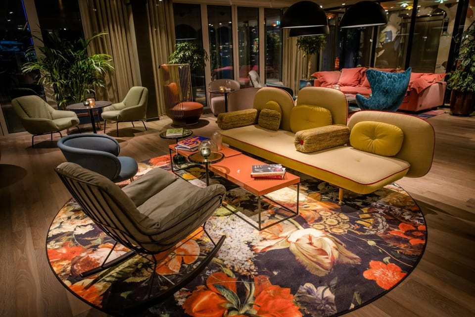 Lounge or bar