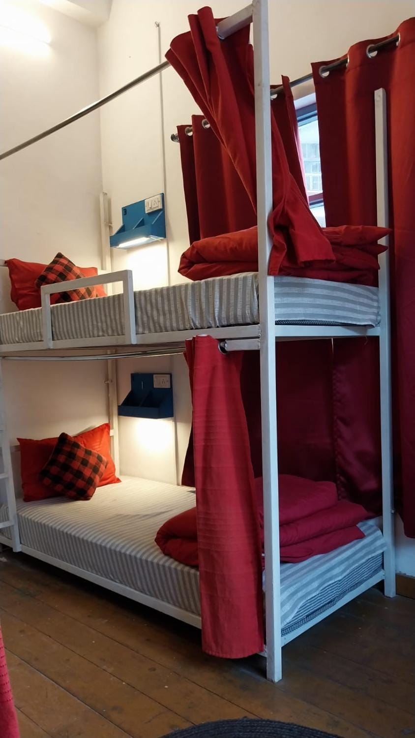 Bed, bunk bed