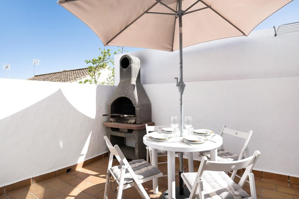 Property building, Balcony/Terrace, Living room
