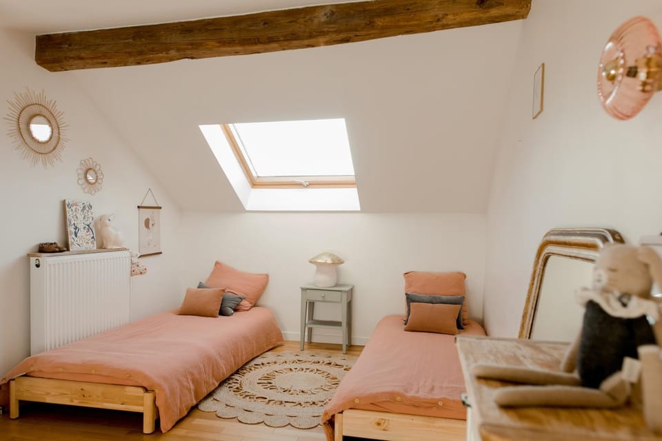 Logement entier ou à partager dans maison familiale à Rueil Malmaison, proche de Paris La Défense Vacation rental in Île-de-France