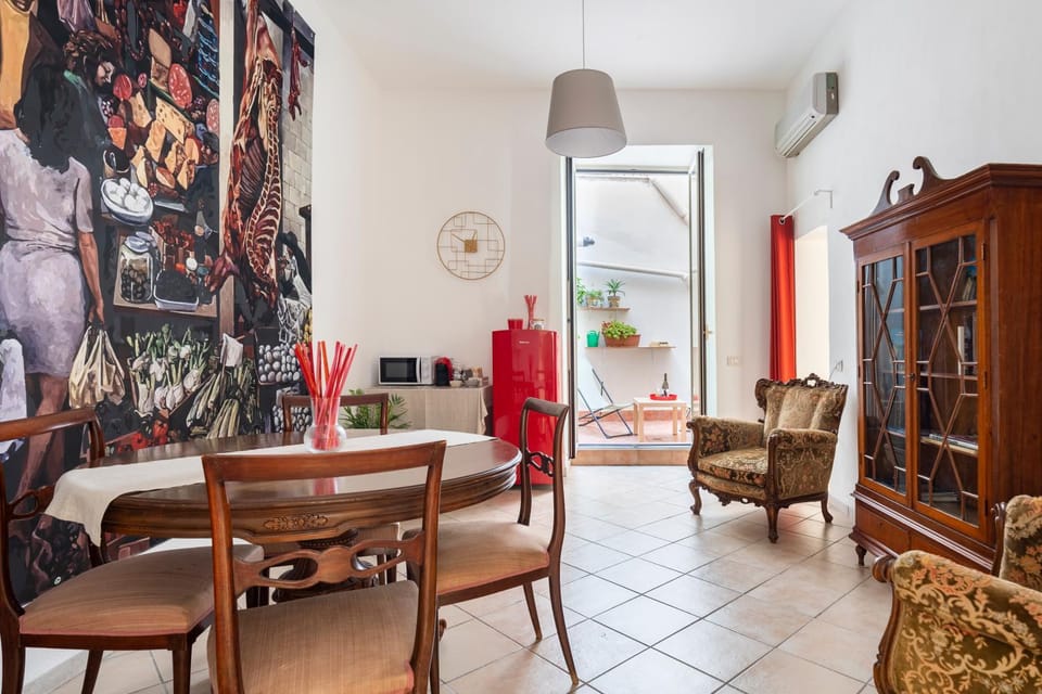 Living room, Seating area, Dining area