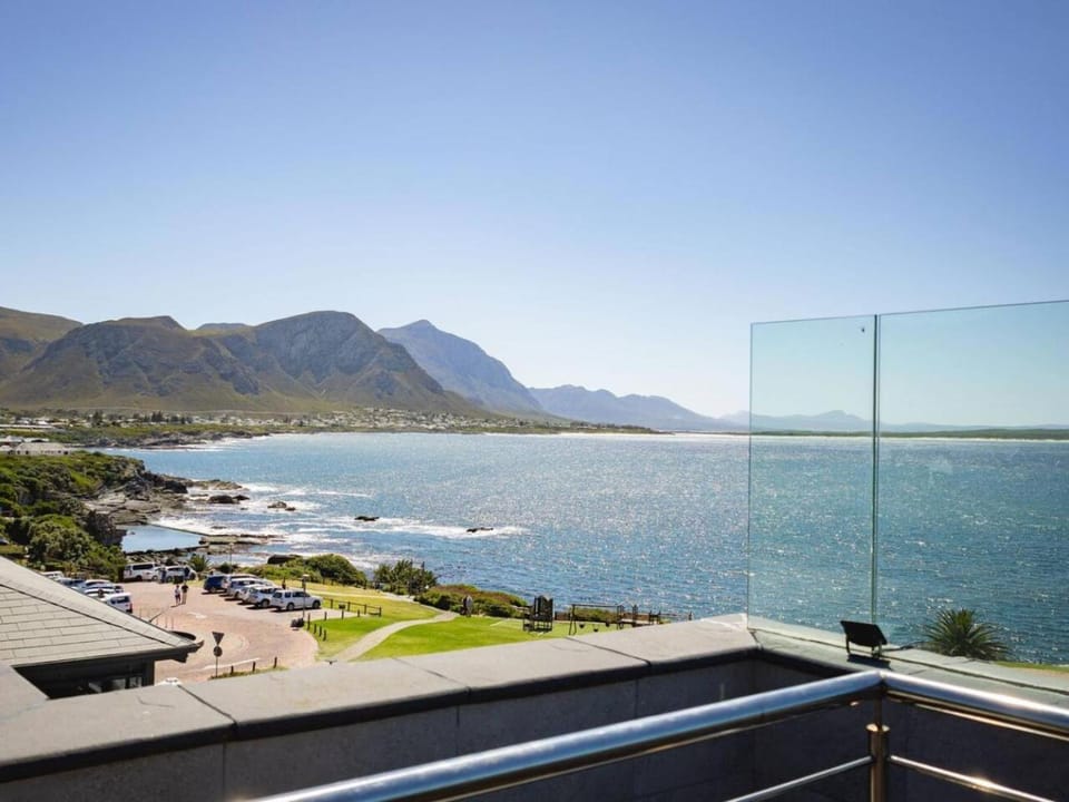 Mountain view, Sea view, Swimming pool