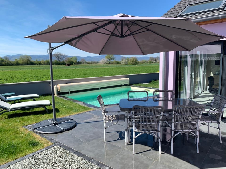 Patio, View (from property/room), Balcony/Terrace, Garden view, Mountain view, Pool view, Swimming pool, sunbed