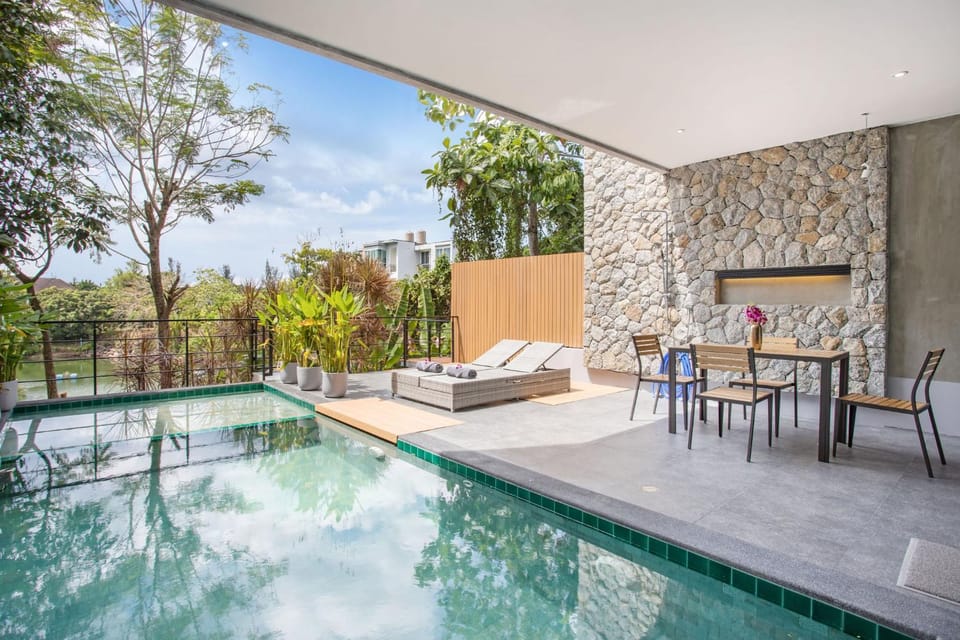 Swimming pool, Swimming pool