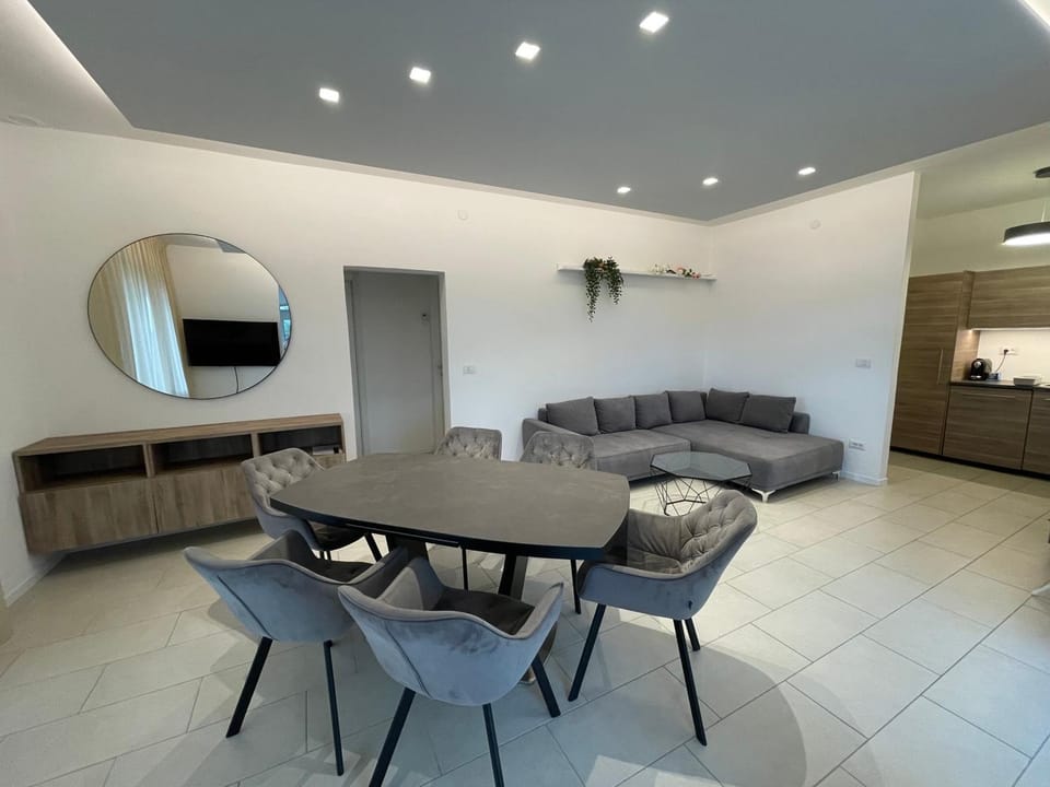 Kitchen or kitchenette, Living room, Dining area