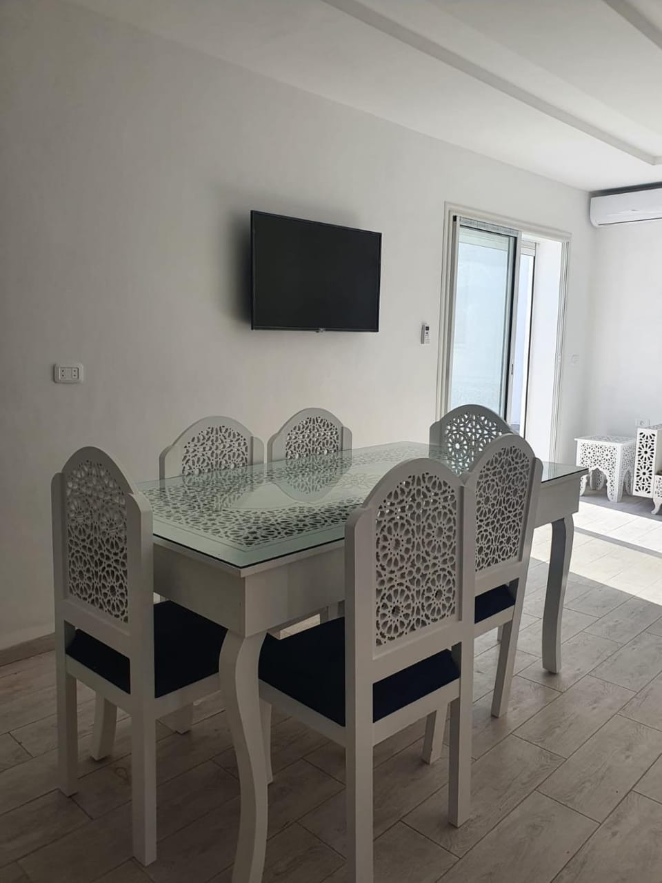 Communal lounge/ TV room, TV and multimedia, Dining area