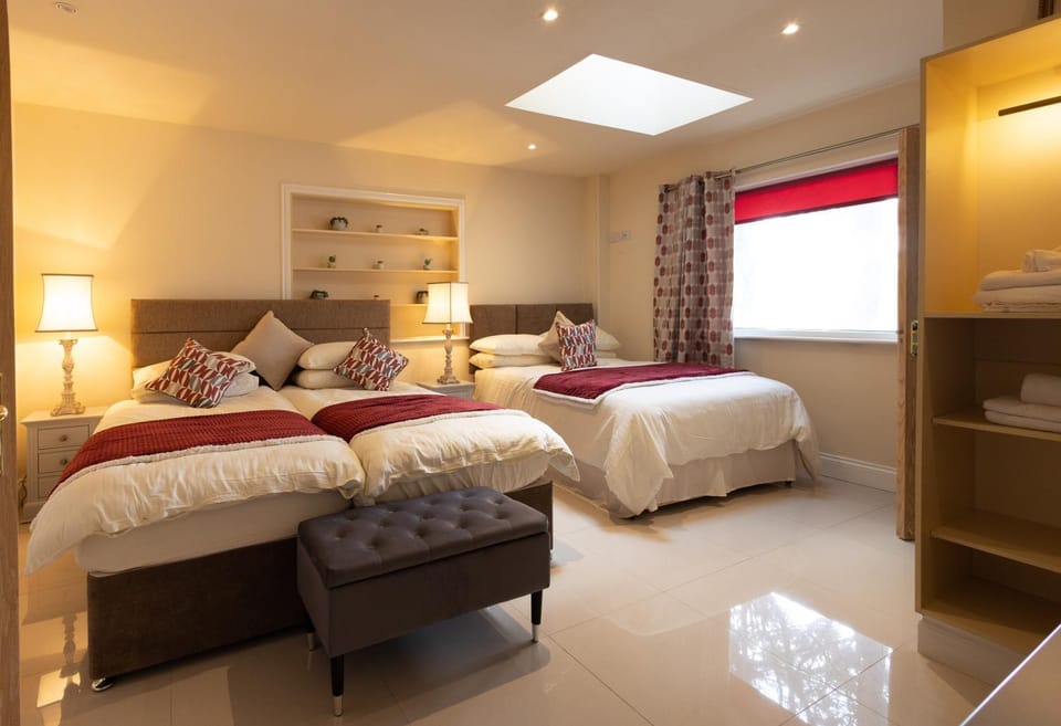 Bedroom, Family