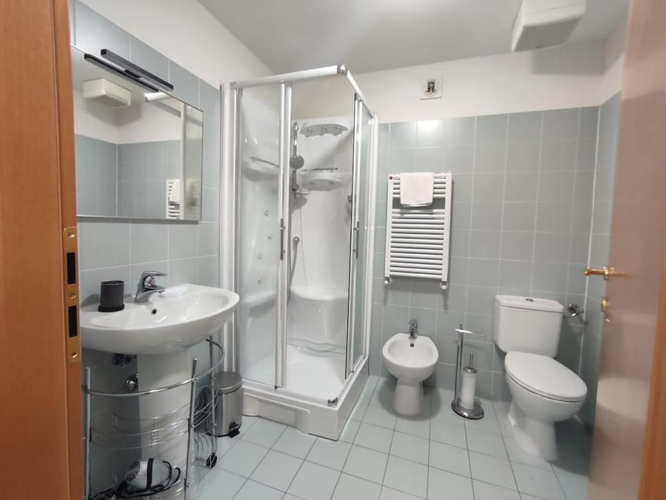 Bathroom, bidet