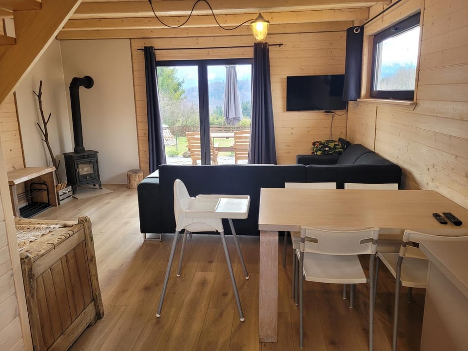 Communal lounge/ TV room, Living room, Seating area