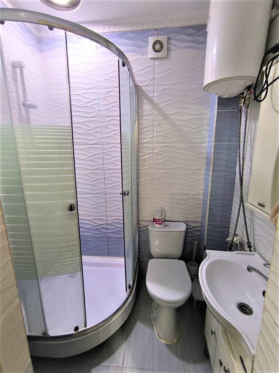 Shower, Toilet, Bathroom