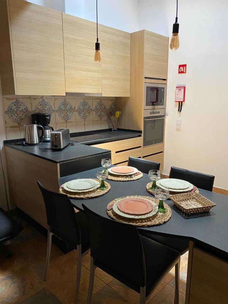 Kitchen or kitchenette, Dining area, Communal kitchen