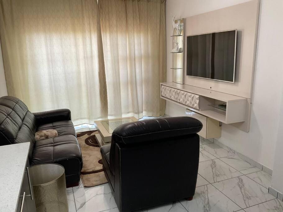 Lovely 1 Bedroom Unit in an Amazing Golf Estate Apartment in Roodepoort