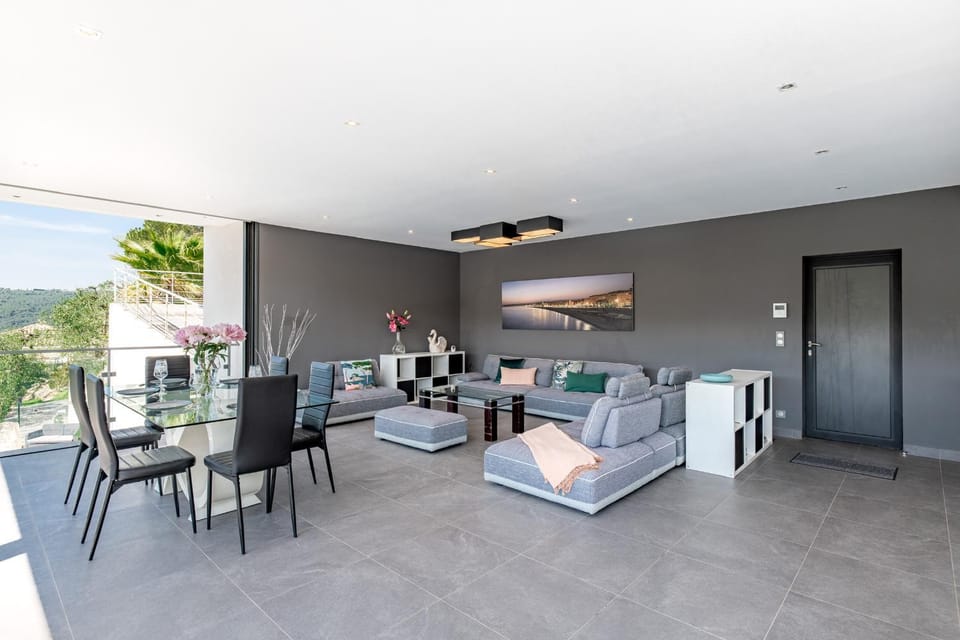 Living room, Dining area