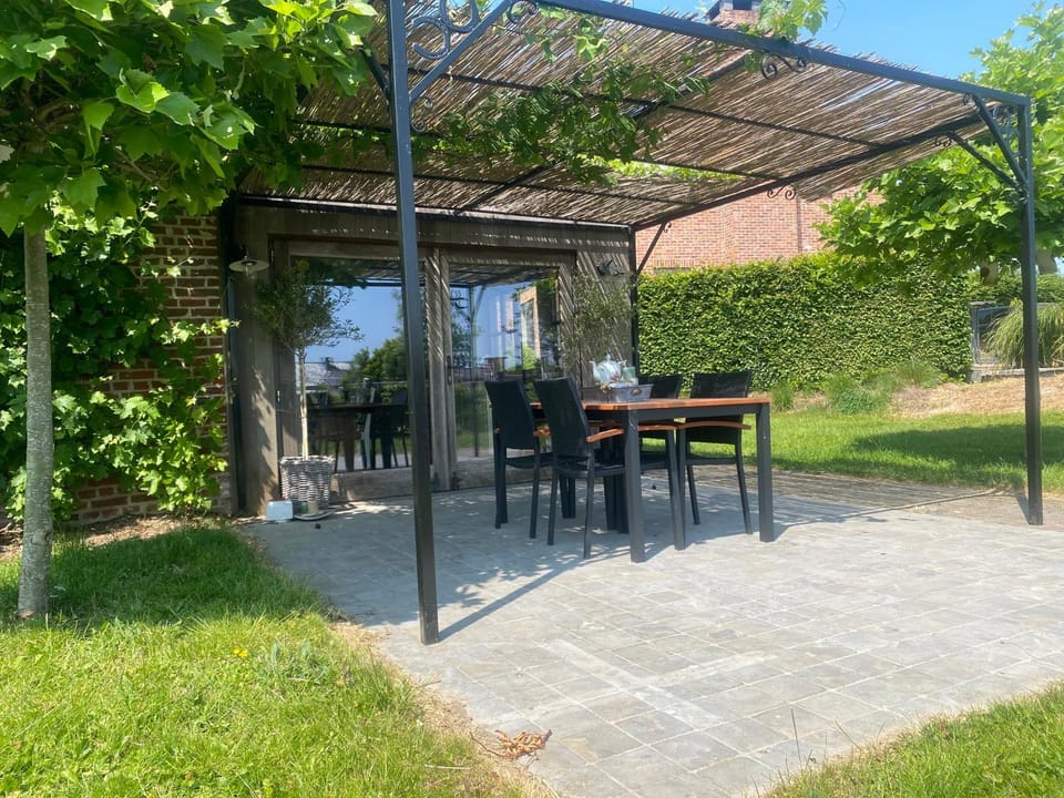 Day, Garden, Dining area, Garden view