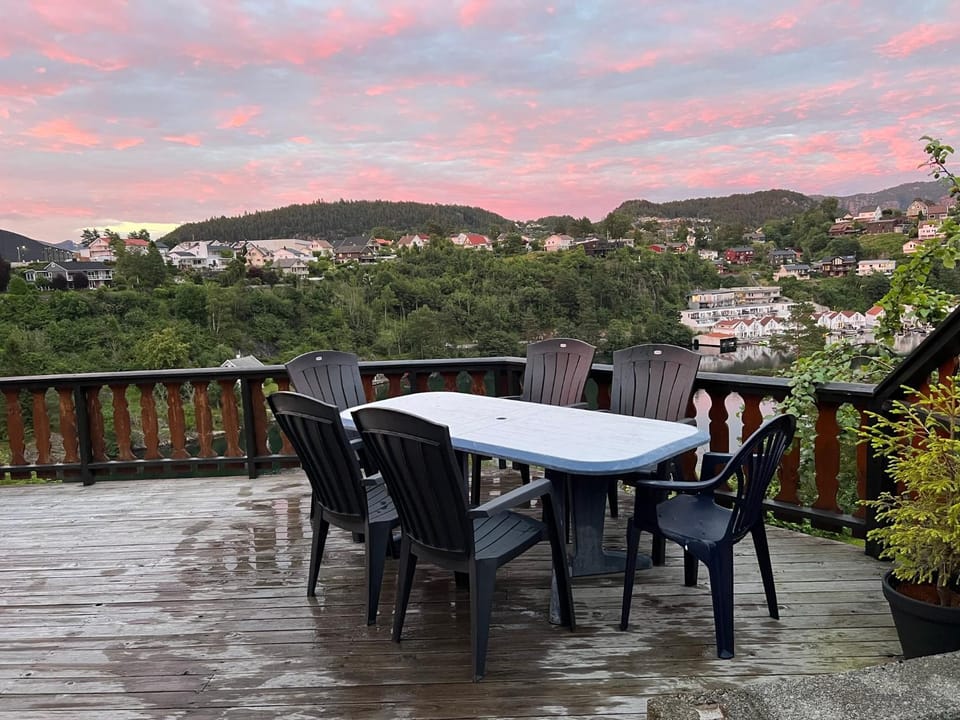 Balcony/Terrace, Dining area, City view