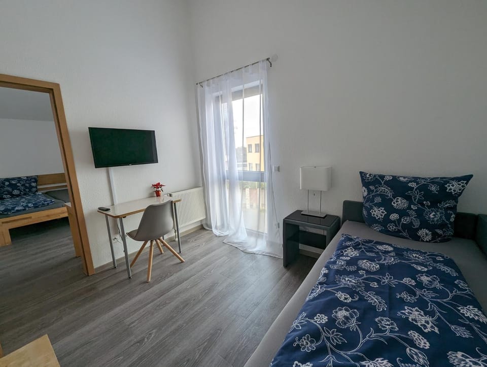 Photo of the whole room, Bedroom