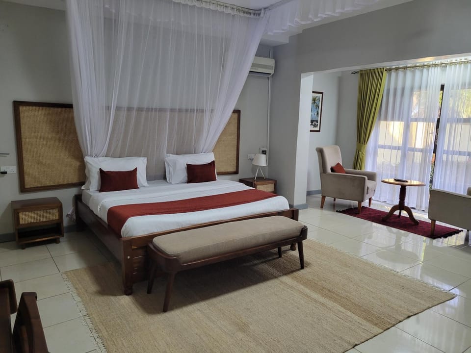 CWEZI BY THE LAKE Hotel in Uganda