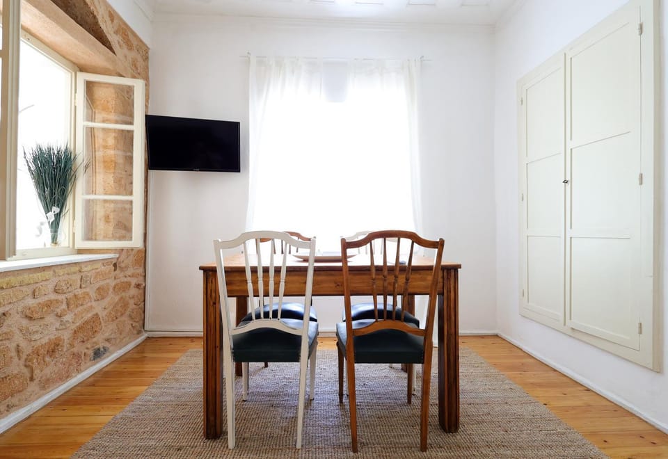 TV and multimedia, Dining area