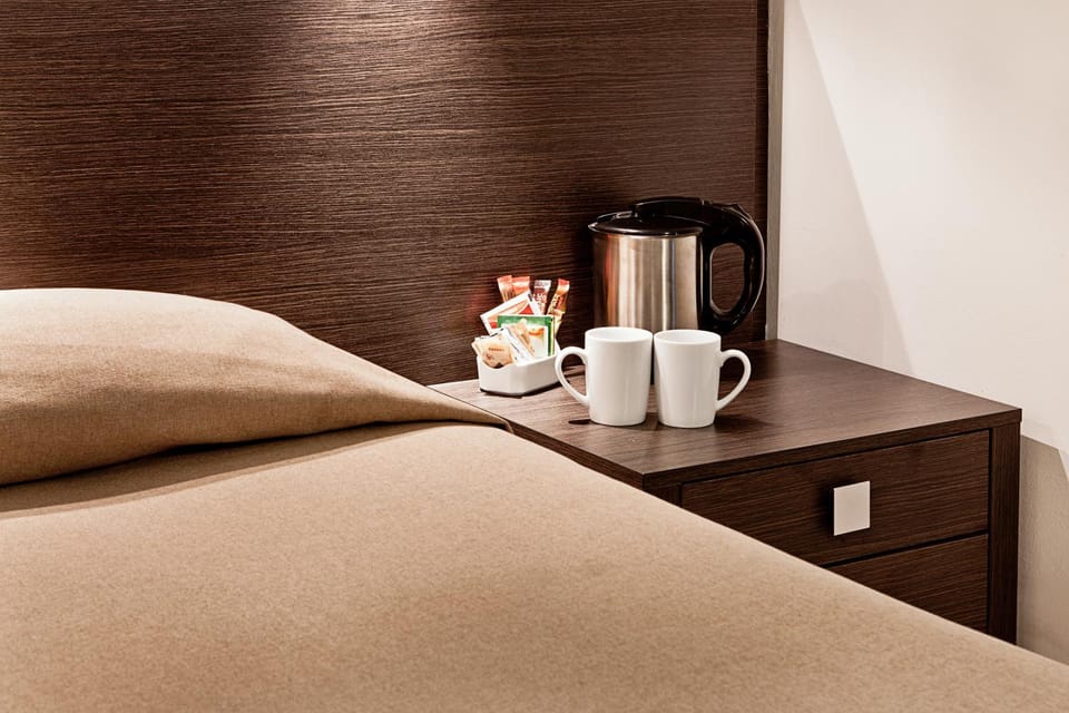 Coffee/tea facilities, Other, Decorative detail, Decorative detail, Bedroom