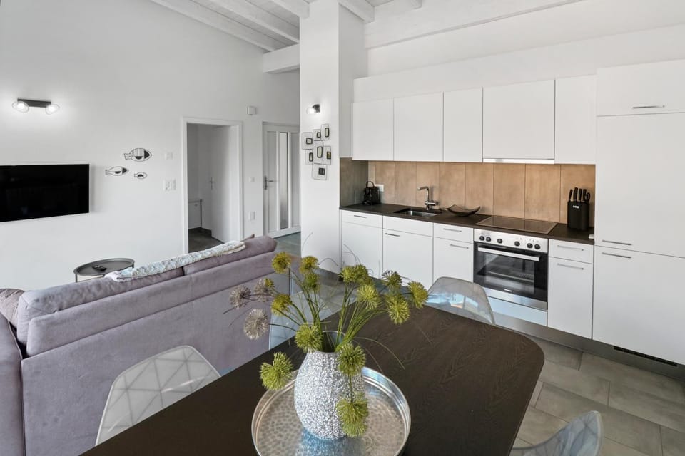 Kitchen or kitchenette, Living room, Dining area