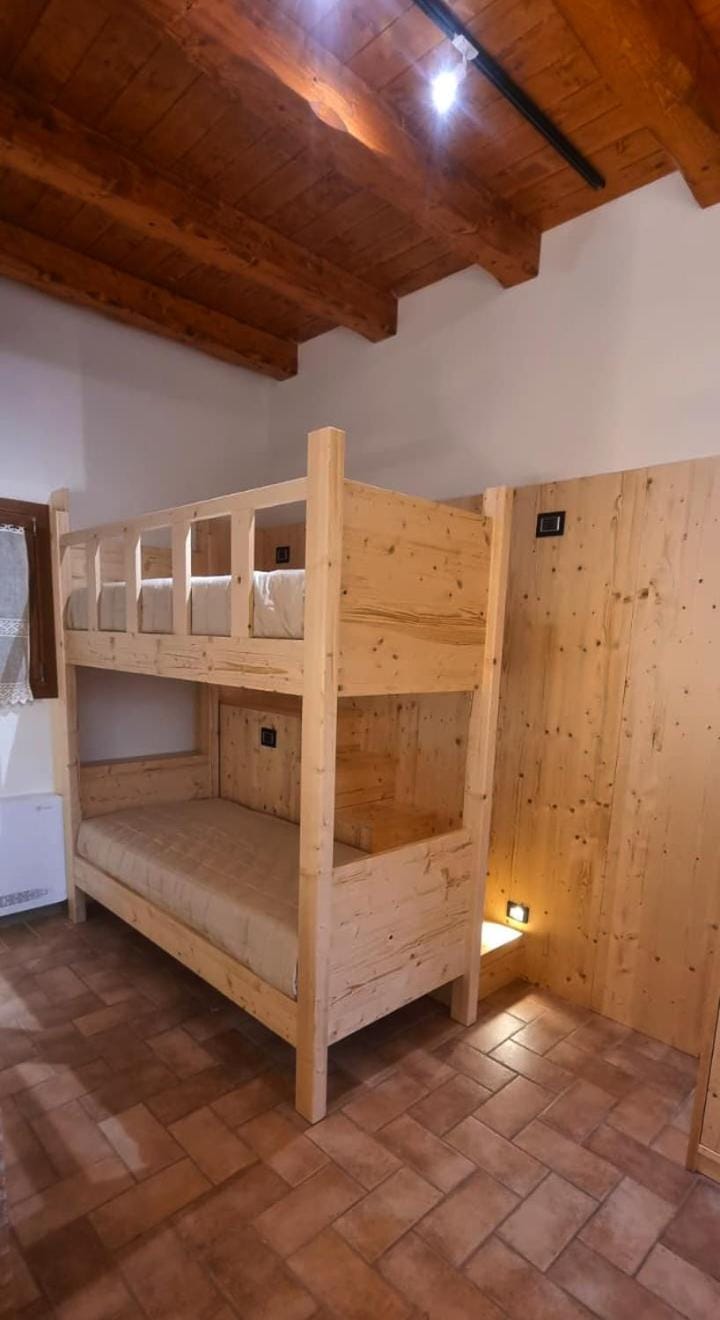 Bed, bunk bed