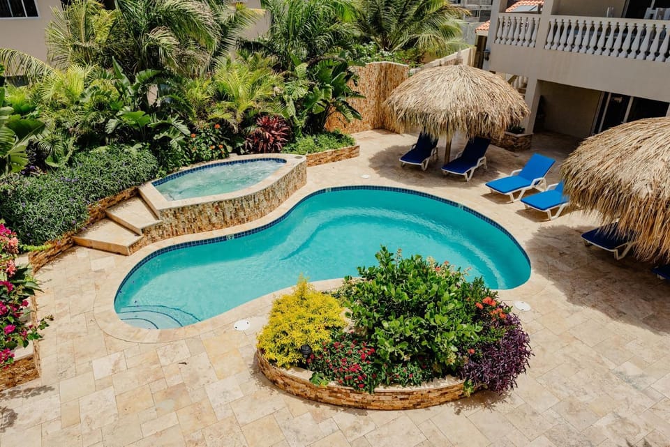 Garden, View (from property/room), Swimming pool, sunbed