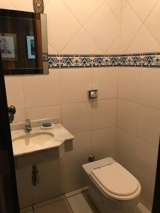 Lindo e aconchegante chalé com piscina, lareira e churrasqueira House in Cotia