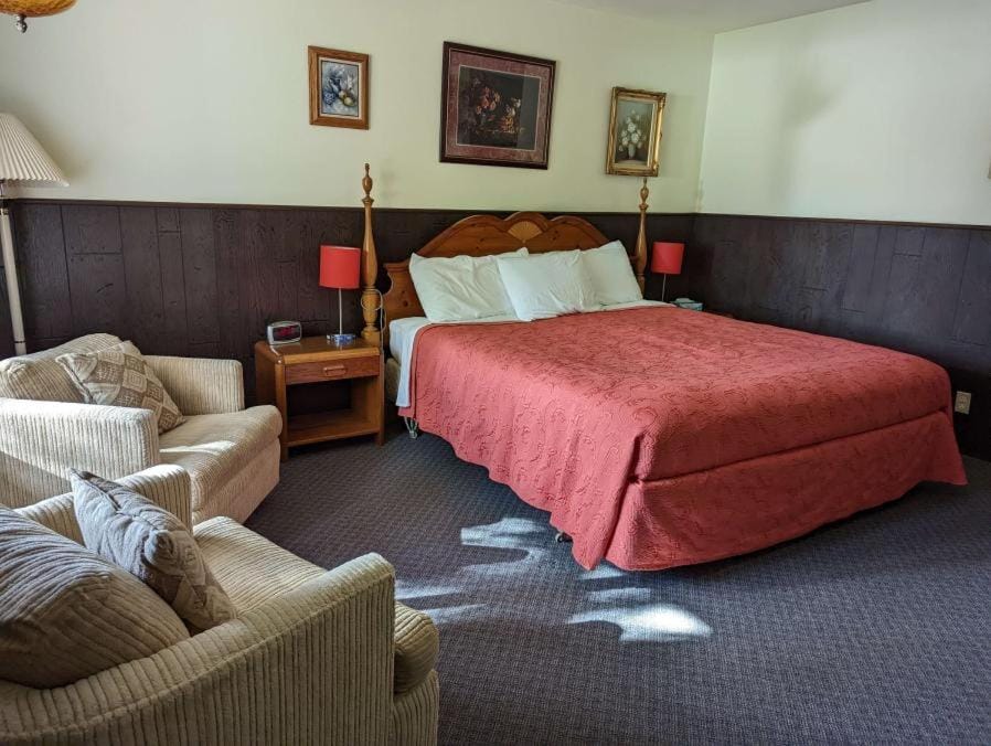 Seating area, Bedroom
