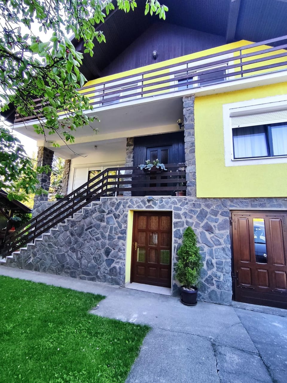 Property building, Facade/entrance