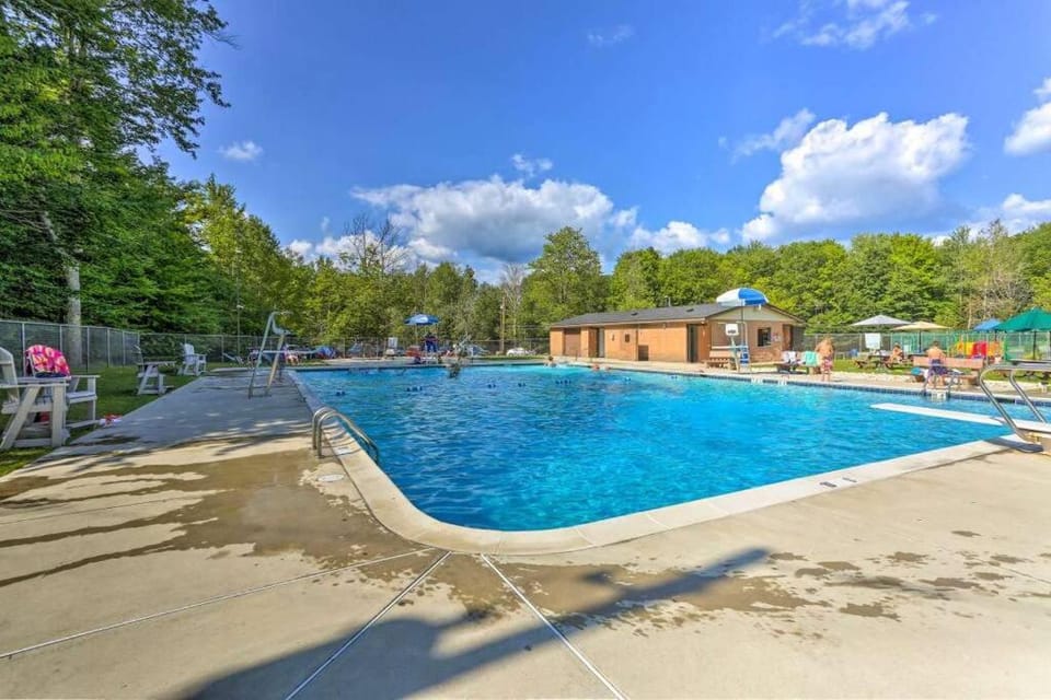 Swimming pool, Swimming pool