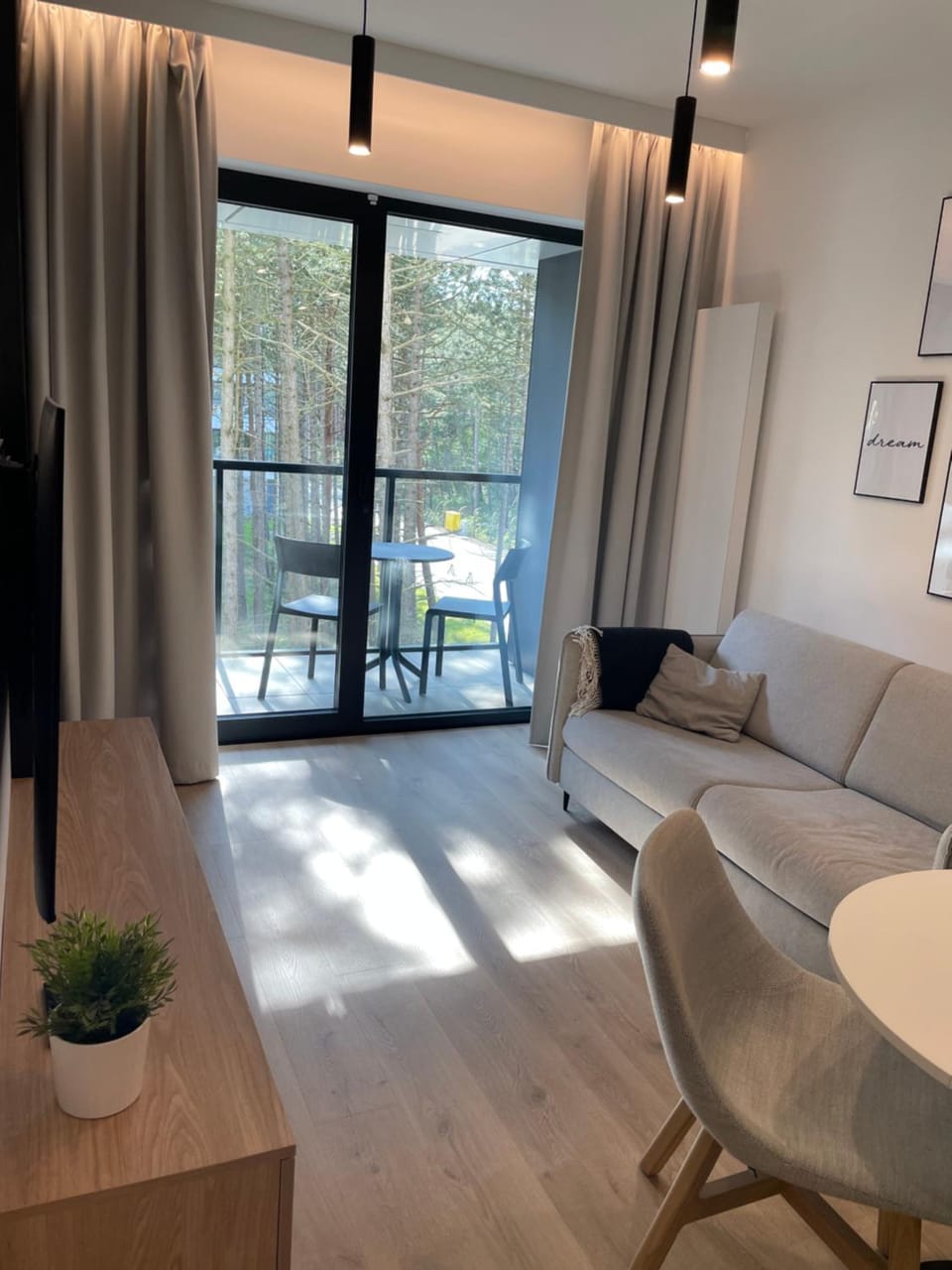 View (from property/room), Balcony/Terrace, Living room, Seating area, Dining area